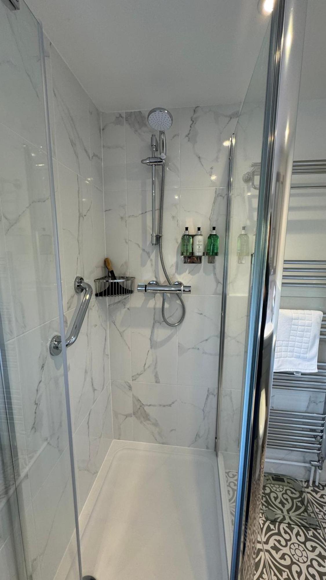 3 Bed Spa Cottage Southwater المظهر الخارجي الصورة